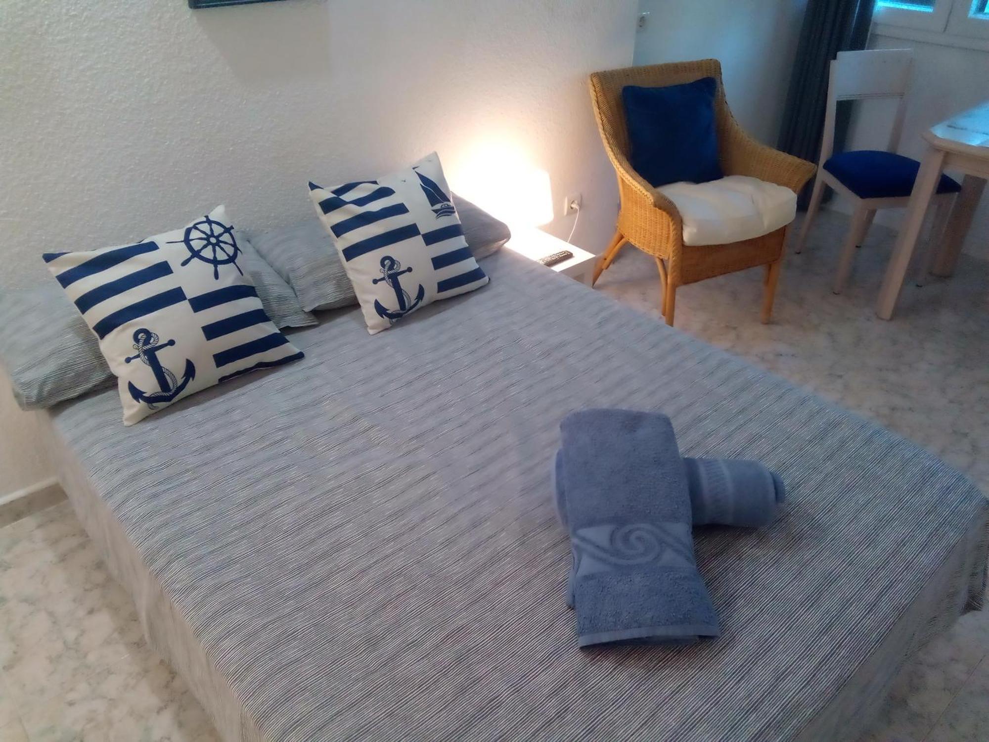 Los Cisnes Beach Studio 100M Playa Apartment Benalmadena Ngoại thất bức ảnh